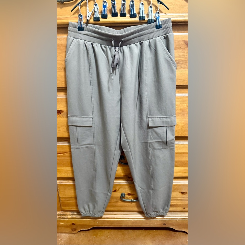 Casual Tan Joggers with Pockets
